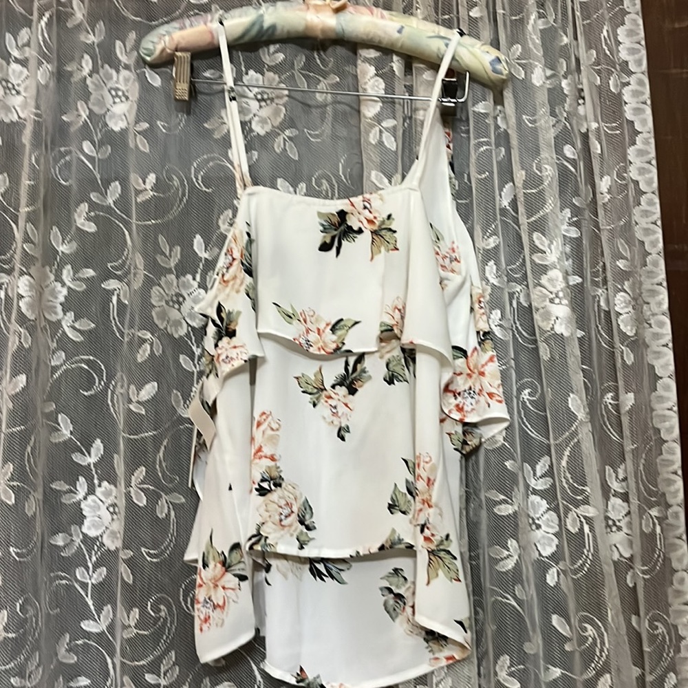 Design lab brand size medium, flowered, print sleeveless shirt - Picture 4 of 4